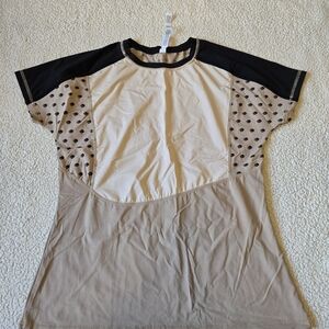 ❤️‍🔥❤️‍🔥❤️‍🔥Fila  Beige and Black Women's Work Out Top